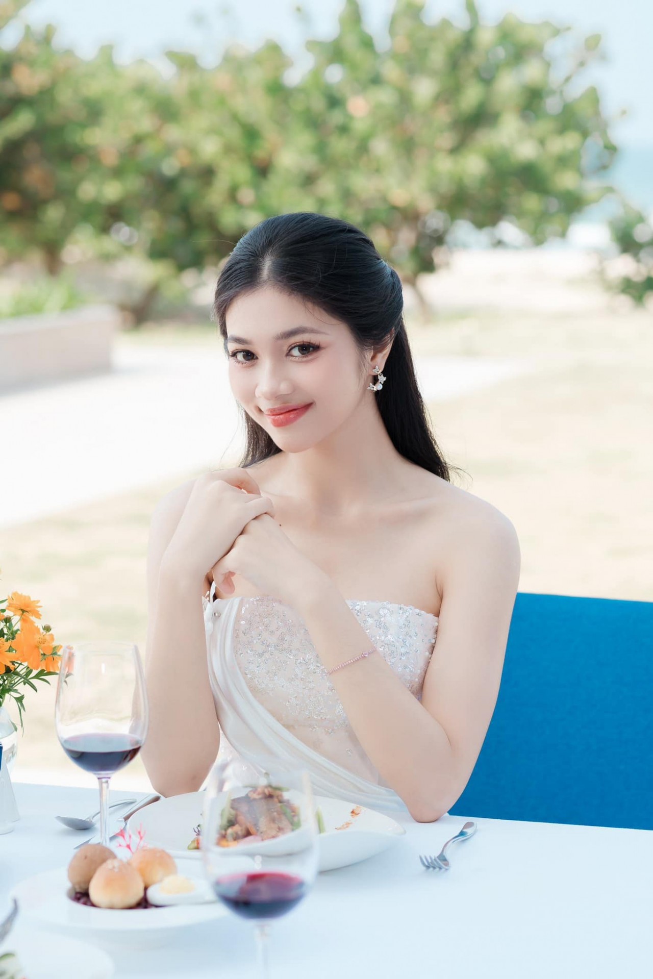 Á hậu Huỳnh Minh Kiên