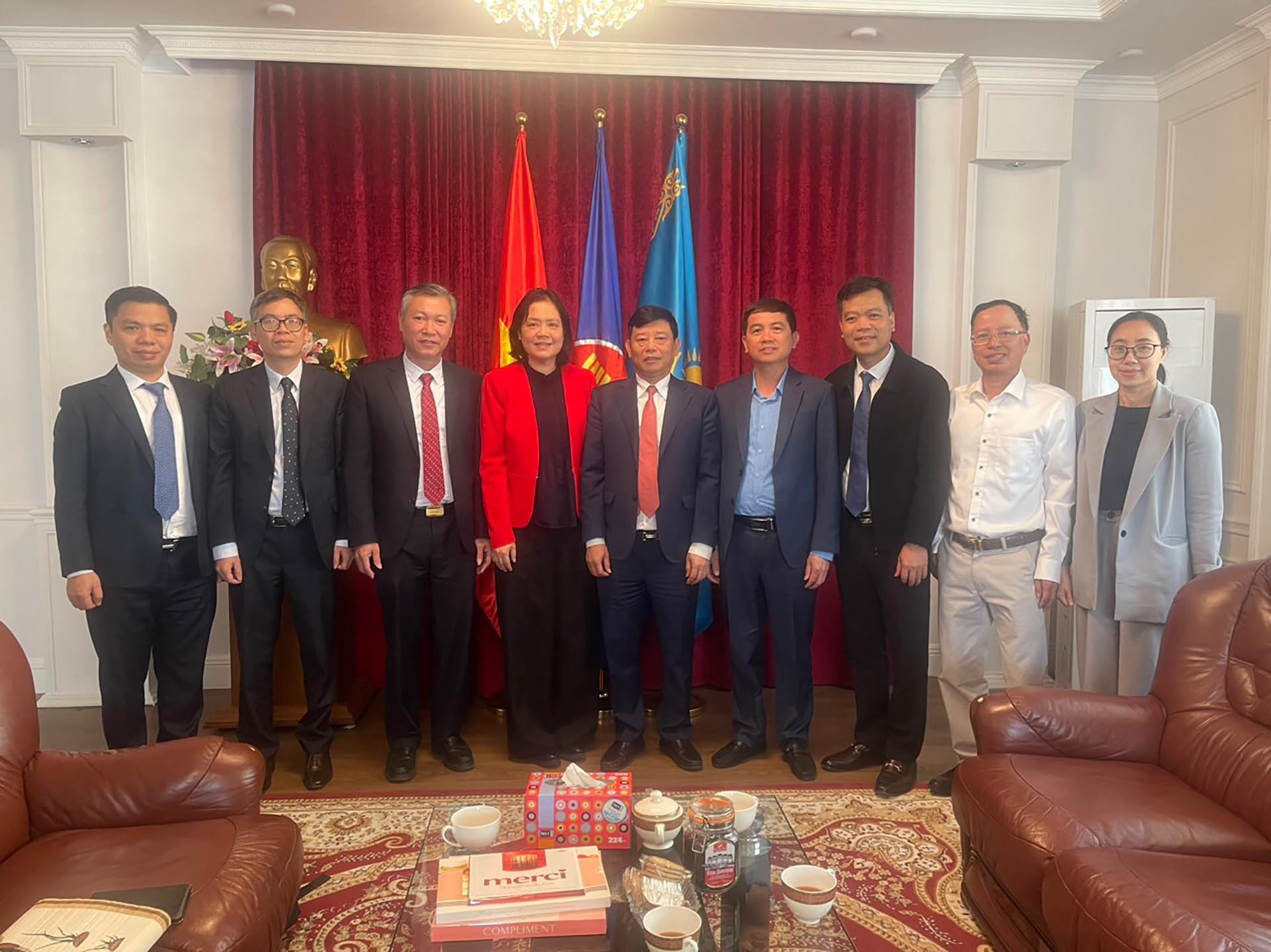 Đoàn đại biểu tỉnh Bắc Ninh thăm làm việc tại Kazakhstan