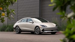 Top 10 mẫu xe điện tiết kiệm pin nhất năm 2024