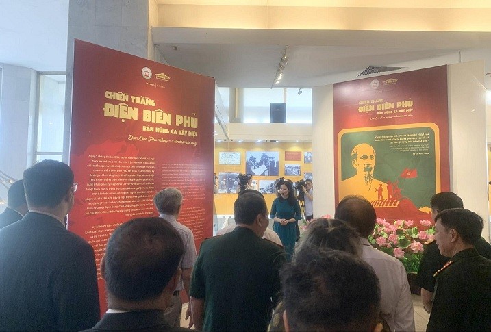 Trưng bày hơn 300 ảnh, tư liệu, hiện vật quý về chiến thắng Điện Biên Phủ Trưng bày hơn 300 ảnh, tư liệu, hiện vật quý về chiến thắng Điện Biên Phủ