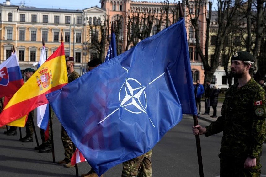 Thành viên NATO Latvia kỷ niệm ngày gia nhập liên minh phòng thủ tại Riga vào tháng 3 năm 2024. ẢNH: REUTERS Thành viên NATO Latvia kỷ niệm ngày gia nhập liên minh phòng thủ tại Riga vào tháng 3 năm 2024. ẢNH: REUTERS