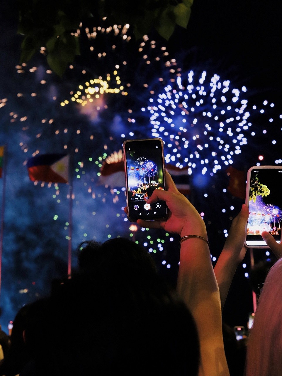 TP. Hồ Chí Minh: Màn pháo hoa rực rỡ chào mừng 49 năm Ngày giải phóng miền Nam, thống nhất đất nước TP. Hồ Chí Minh: Màn pháo hoa rực rỡ chào mừng 49 năm Ngày giải phóng miền Nam, thống nhất đất nước