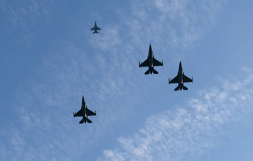 Ukraine thừa nhận 'sức mạnh không quân vượt trội' của Nga, Thủ tướng Đức tuyên bố tạo cơ hội cho Kiev Ukraine thừa nhận 'sức mạnh không quân vượt trội' của Nga, Thủ tướng Đức tuyên bố tạo cơ hội cho Kiev