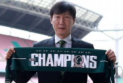 Tuyển chọn HLV đội tuyển Việt Nam: Những ưu thế đặc biệt của HLV Kim Sang Sik