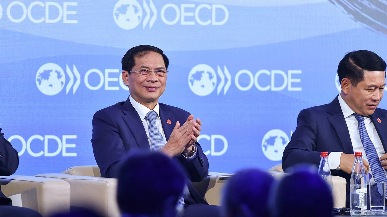 Toàn cảnh hoạt động của Bộ trưởng Ngoại giao Bùi Thanh Sơn tại Hội nghị Hội đồng Bộ trưởng OECD năm 2024