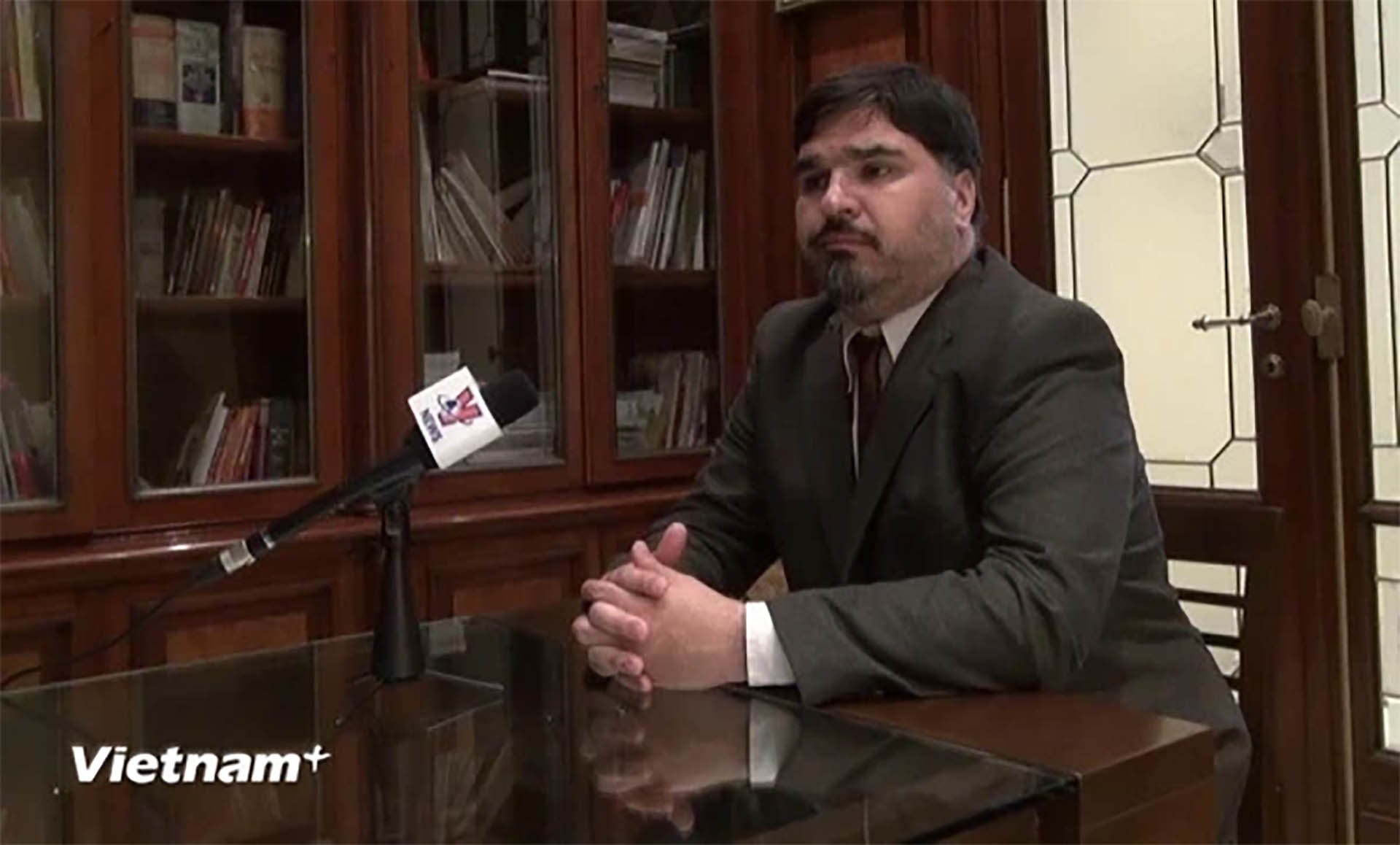 Học giả và báo chí Argentina ca ngợi, đưa tin đậm về Ngày thống nhất đất nước của Việt Nam