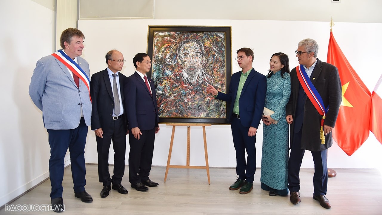 Toàn cảnh hoạt động của Bộ trưởng Ngoại giao Bùi Thanh Sơn tại Hội nghị Hội đồng Bộ trưởng OECD năm 2024