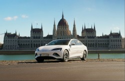 EU áp đặt mức thuế tạm thời lên xe điện Trung Quốc, Bắc Kinh phản ứng