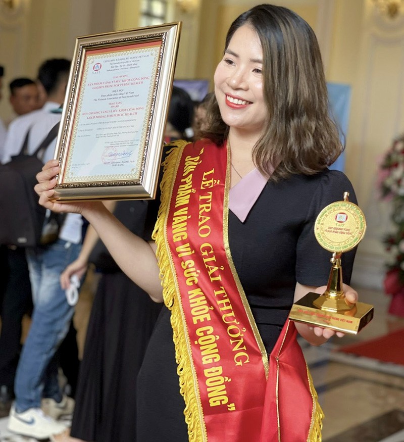 CURE KJM ALOE VIỆT NAM tự hoà nhận giải thưởng 'Sản phẩm vàng vì sức khoẻ cộng đồng' năm 2024 CURE KJM ALOE VIỆT NAM tự hoà nhận giải thưởng 'Sản phẩm vàng vì sức khoẻ cộng đồng' năm 2024