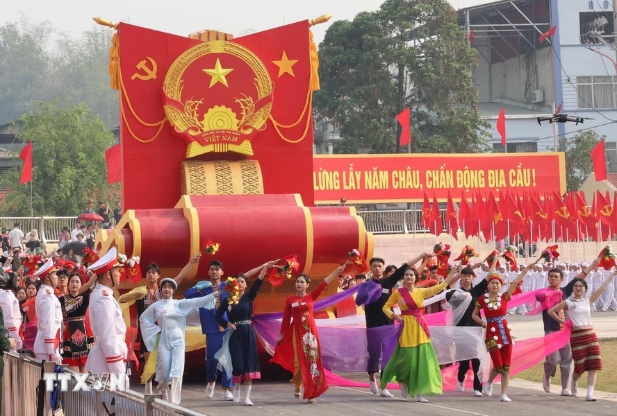 Toàn cảnh buổi tổng duyệt Lễ kỷ niệm 70 năm Chiến thắng Điện Biên Phủ Toàn cảnh buổi tổng duyệt Lễ kỷ niệm 70 năm Chiến thắng Điện Biên Phủ