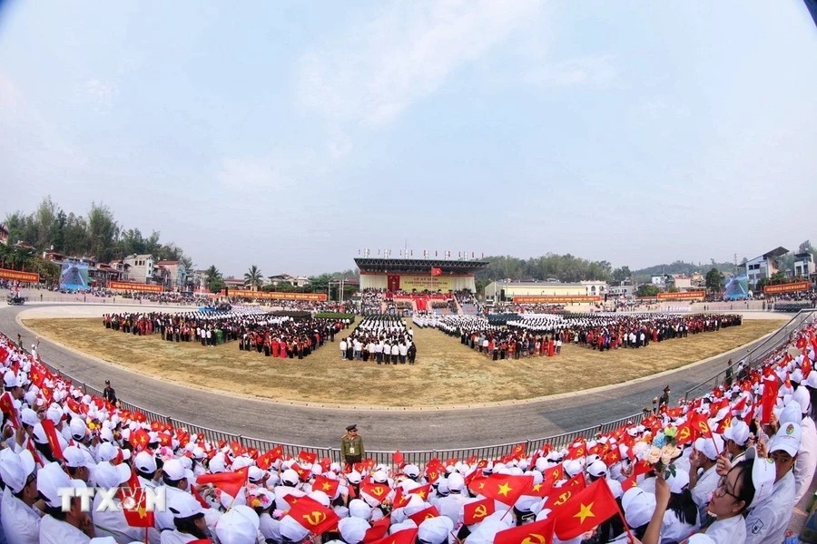 Toàn cảnh buổi tổng duyệt Lễ kỷ niệm 70 năm Chiến thắng Điện Biên Phủ Toàn cảnh buổi tổng duyệt Lễ kỷ niệm 70 năm Chiến thắng Điện Biên Phủ