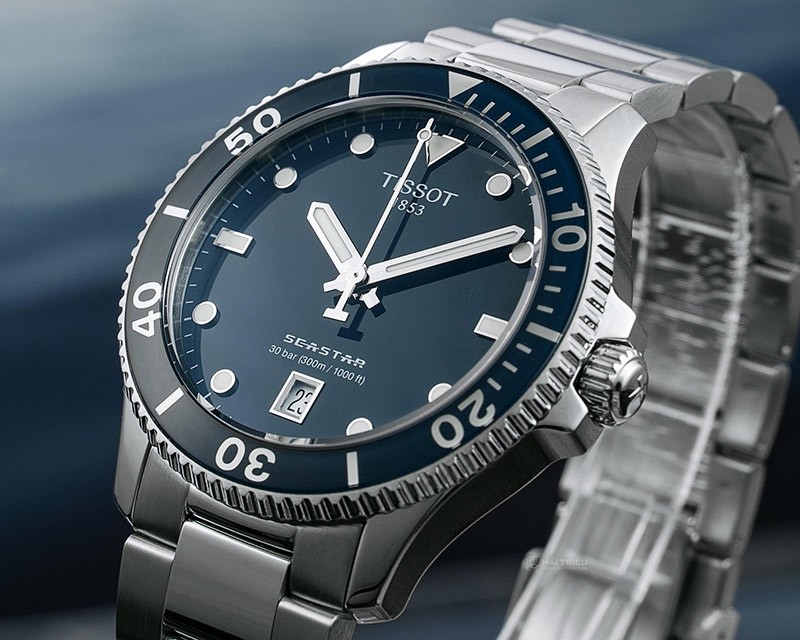 Tissot Seastar có thiết kế sang trọng, đẳng cấp với các phiên bản màu đen, xanh lam,...