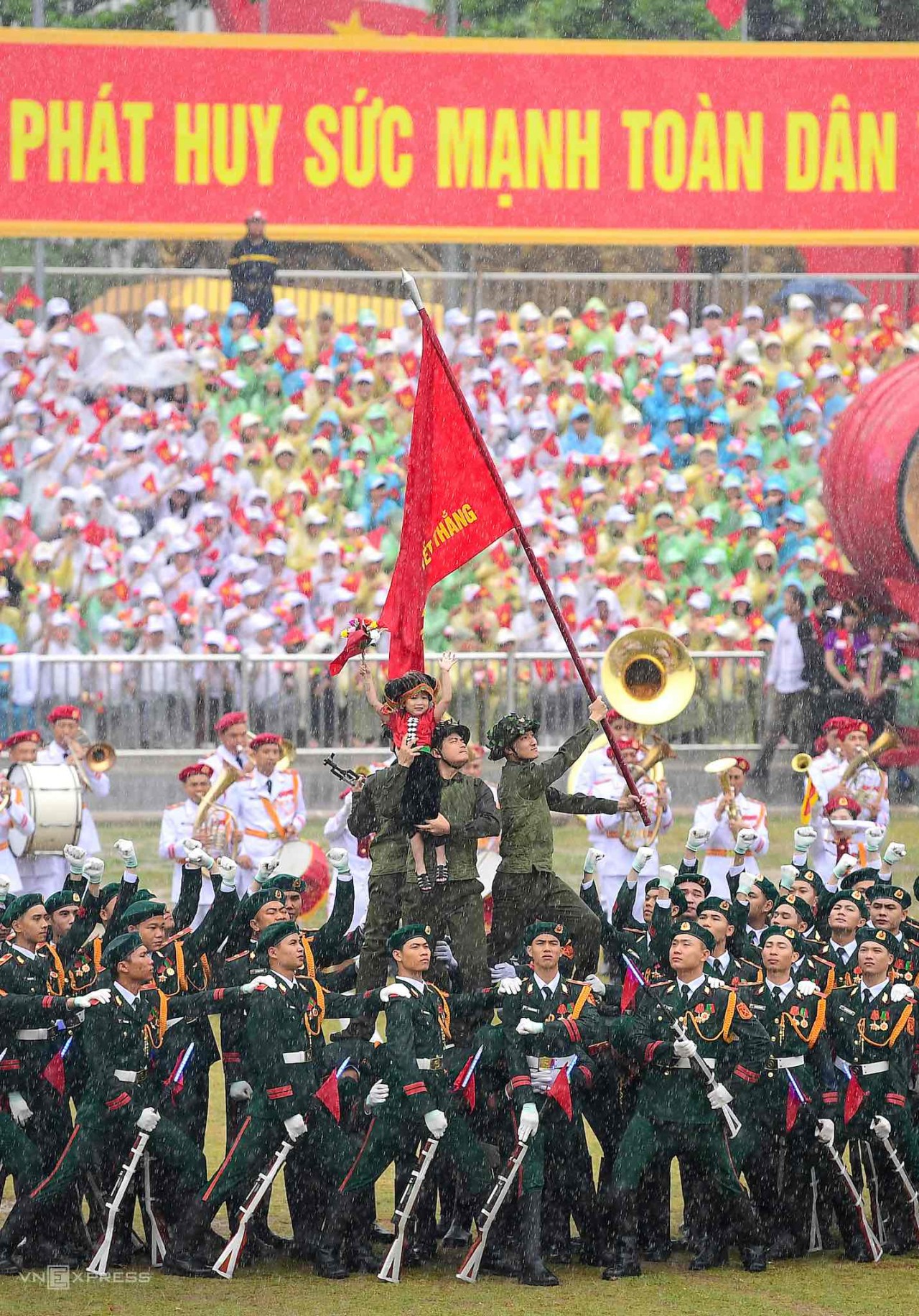 Kỷ niệm 70 năm Chiến thắng Điện Biên Phủ: Cả Điện Biên như sống lại phút giây lịch sử hào hùng Kỷ niệm 70 năm Chiến thắng Điện Biên Phủ: Cả Điện Biên như sống lại phút giây lịch sử hào hùng