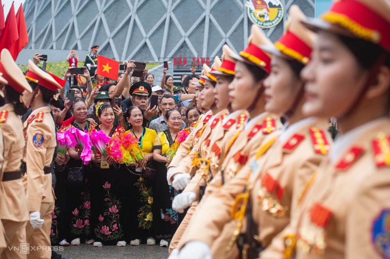 Kỷ niệm 70 năm Chiến thắng Điện Biên Phủ: Cả Điện Biên như sống lại phút giây lịch sử hào hùng Kỷ niệm 70 năm Chiến thắng Điện Biên Phủ: Cả Điện Biên như sống lại phút giây lịch sử hào hùng