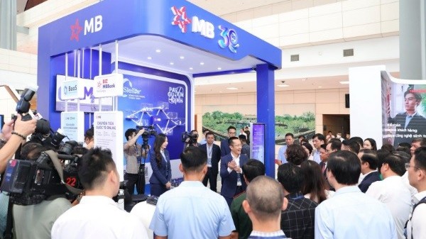 mb dan dat tuong lai ngan hang so voi mo hinh baas