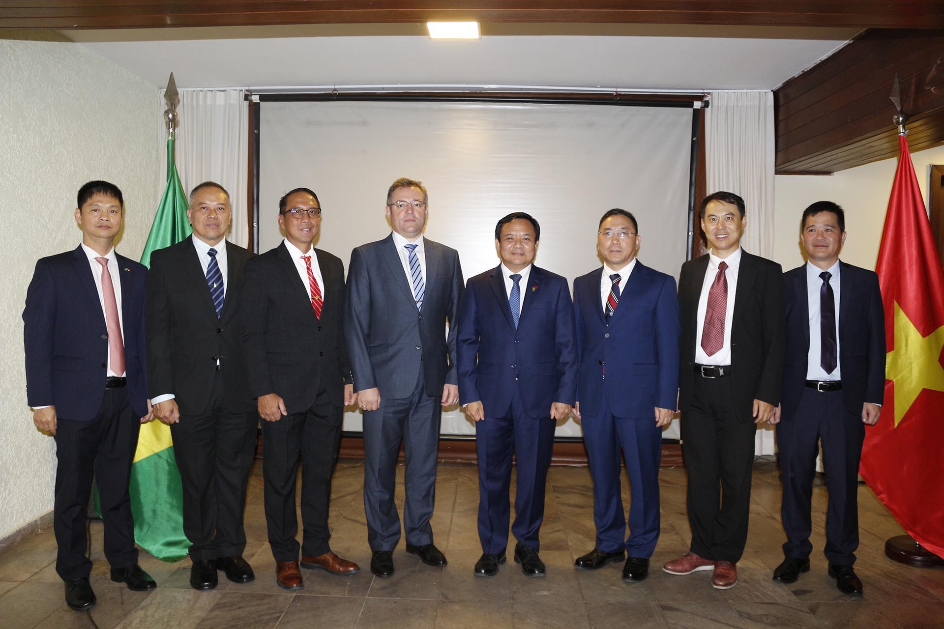 Gặp mặt nhân dịp 35 năm thiết lập quan hệ ngoại giao Việt Nam-Brazil và 70 năm Chiến thắng Điện Biên Phủ Gặp mặt nhân dịp 35 năm thiết lập quan hệ ngoại giao Việt Nam Brazil và 70 năm Chiến thắng Điện Biên Phủ