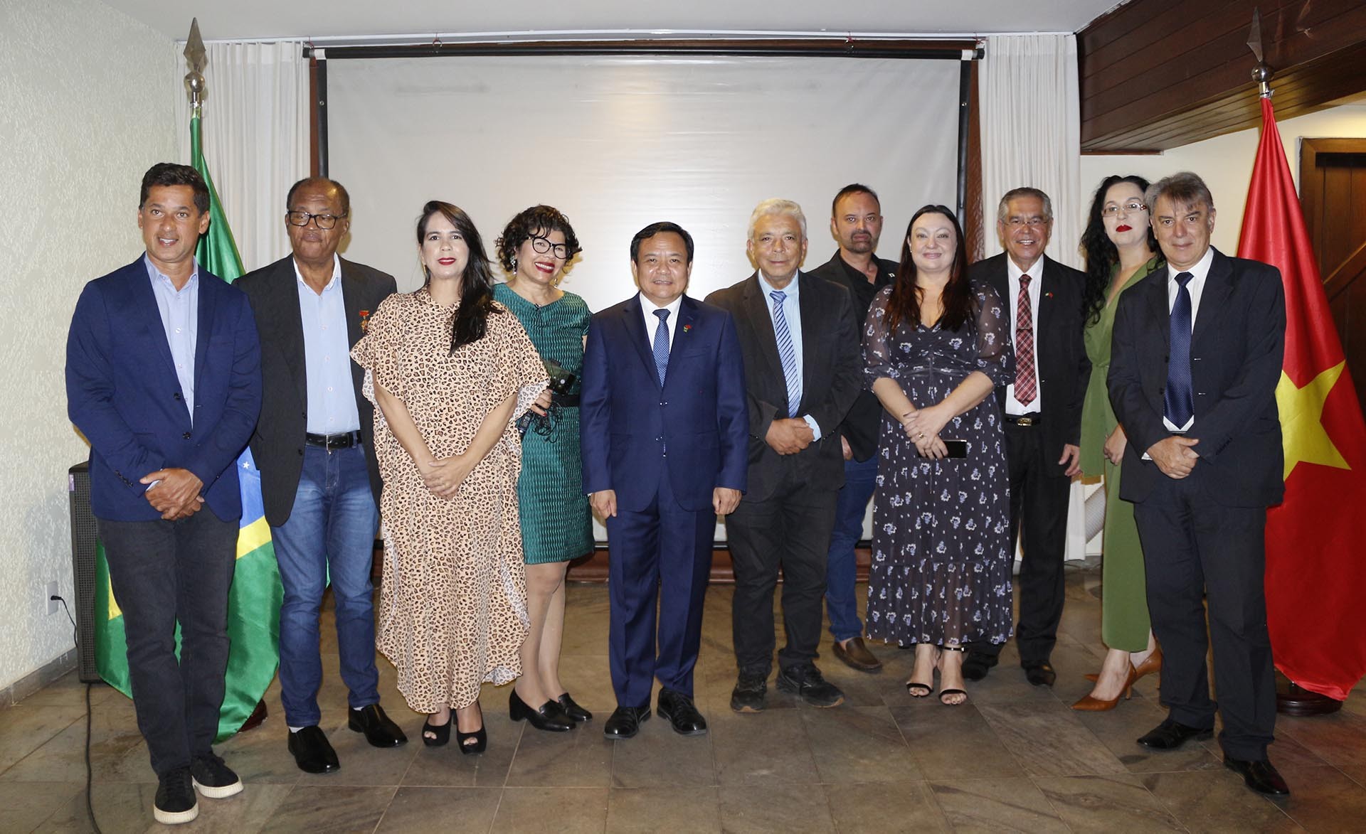 Gặp mặt nhân dịp 35 năm thiết lập quan hệ ngoại giao Việt Nam-Brazil và 70 năm Chiến thắng Điện Biên Phủ Gặp mặt nhân dịp 35 năm thiết lập quan hệ ngoại giao Việt Nam Brazil và 70 năm Chiến thắng Điện Biên Phủ