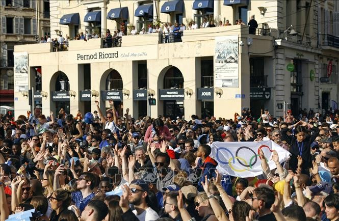 Điểm tin thế giới sáng 10/5: Malaysia mua tàu chiến từ Thổ Nhĩ Kỳ, tăng trưởng kinh tế Ấn Độ, tập trận không quân ở CH Czech