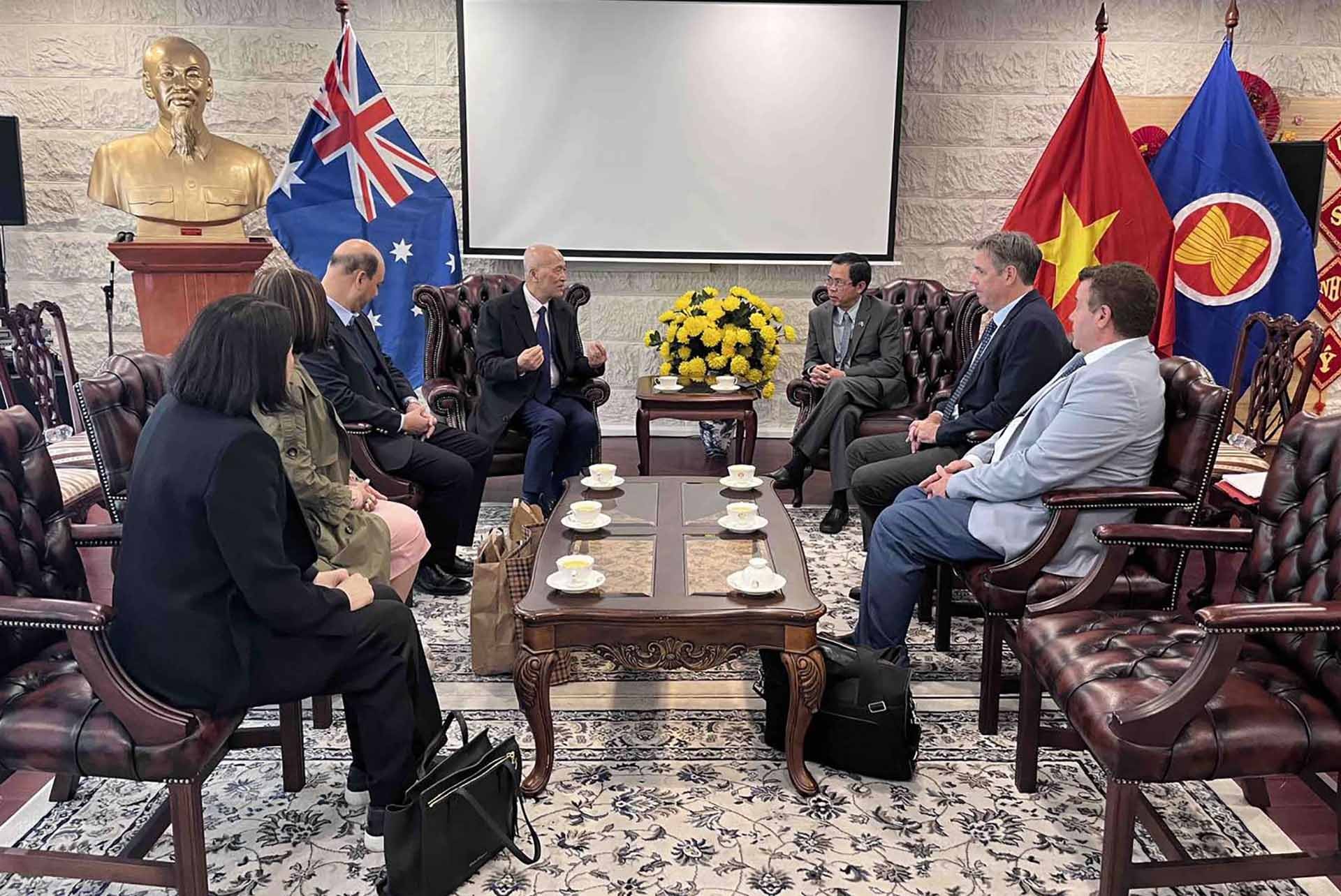 Đại sứ Phạm Hùng Tâm tiếp đoàn đại biểu Hội đồng kinh doanh Australia-Việt Nam