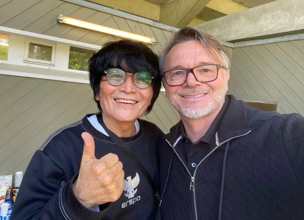 HLV Philippe Troussier dự khán trận U23 Indonesia thua 0-1 U23 Guinea