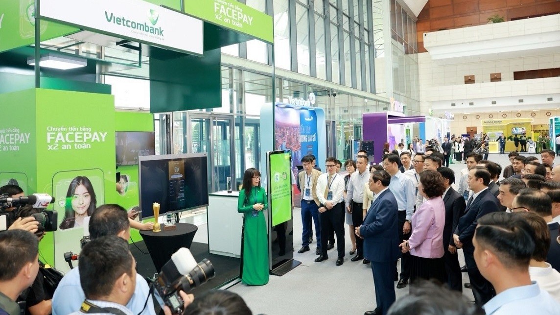 thu tuong pham minh chinh giai phap san pham dich vu ngan hang viet nam khong thua kem cac nuoc tren the gioi