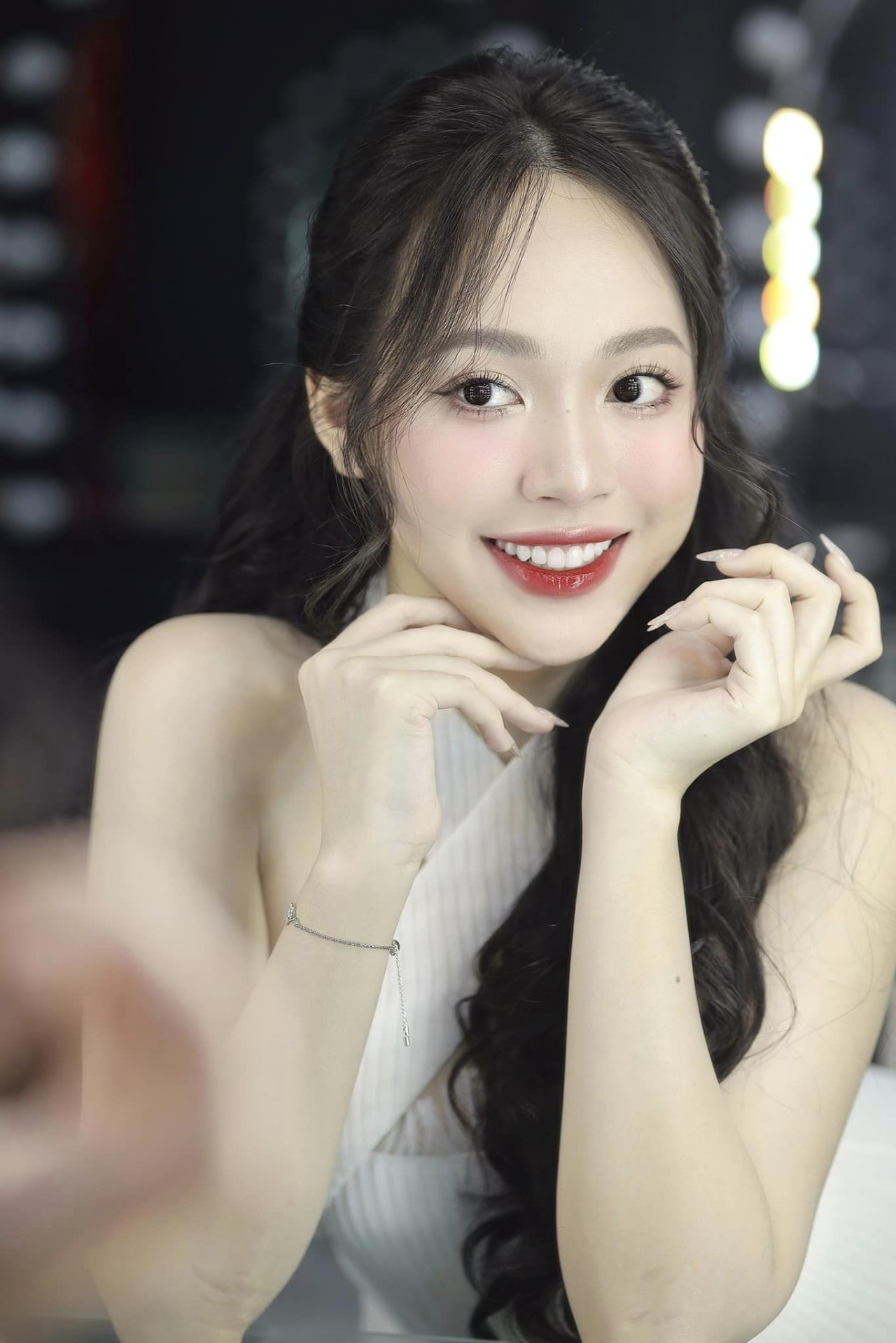 Á hậu Trịnh Thùy Linh