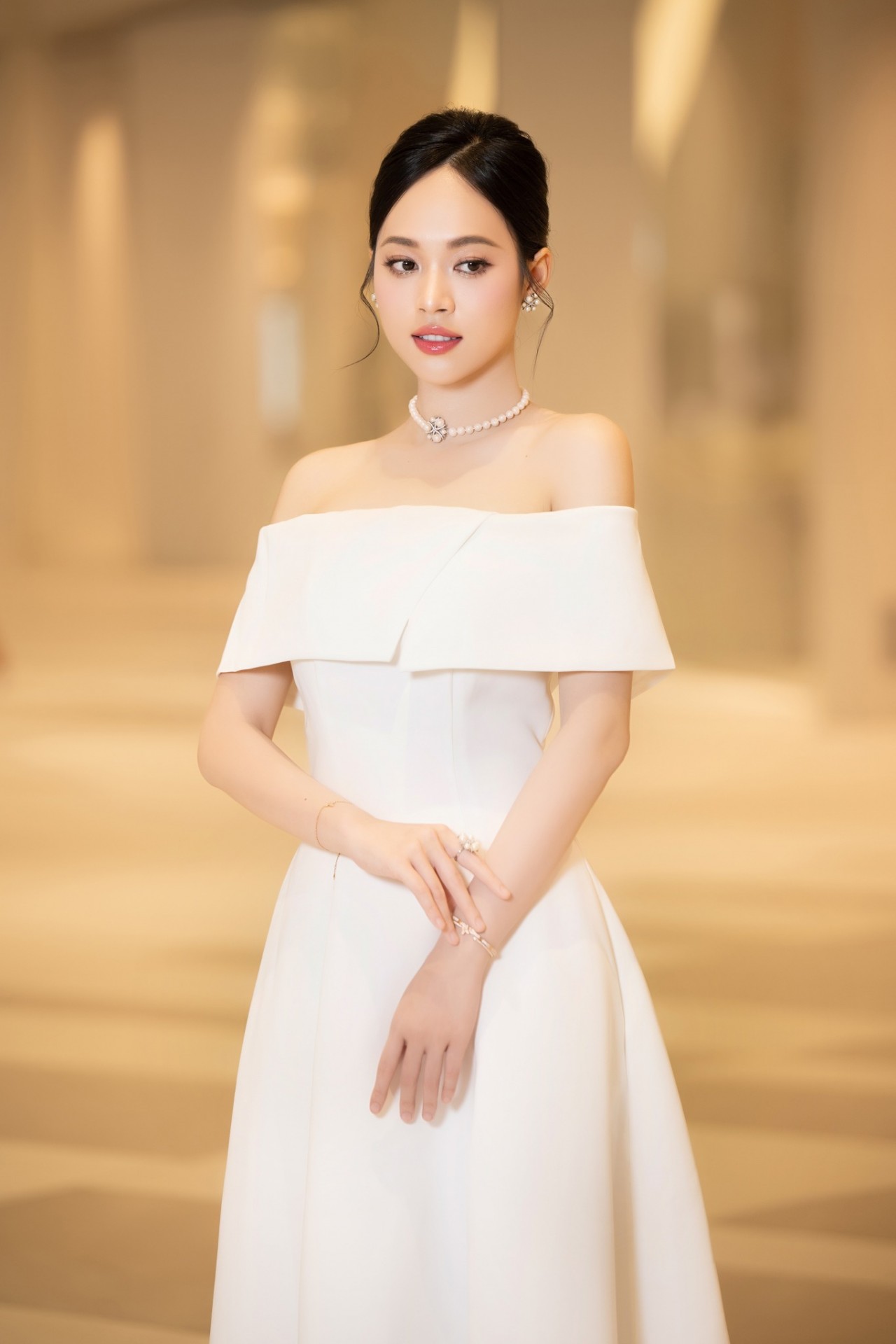 Á hậu Trịnh Thùy Linh