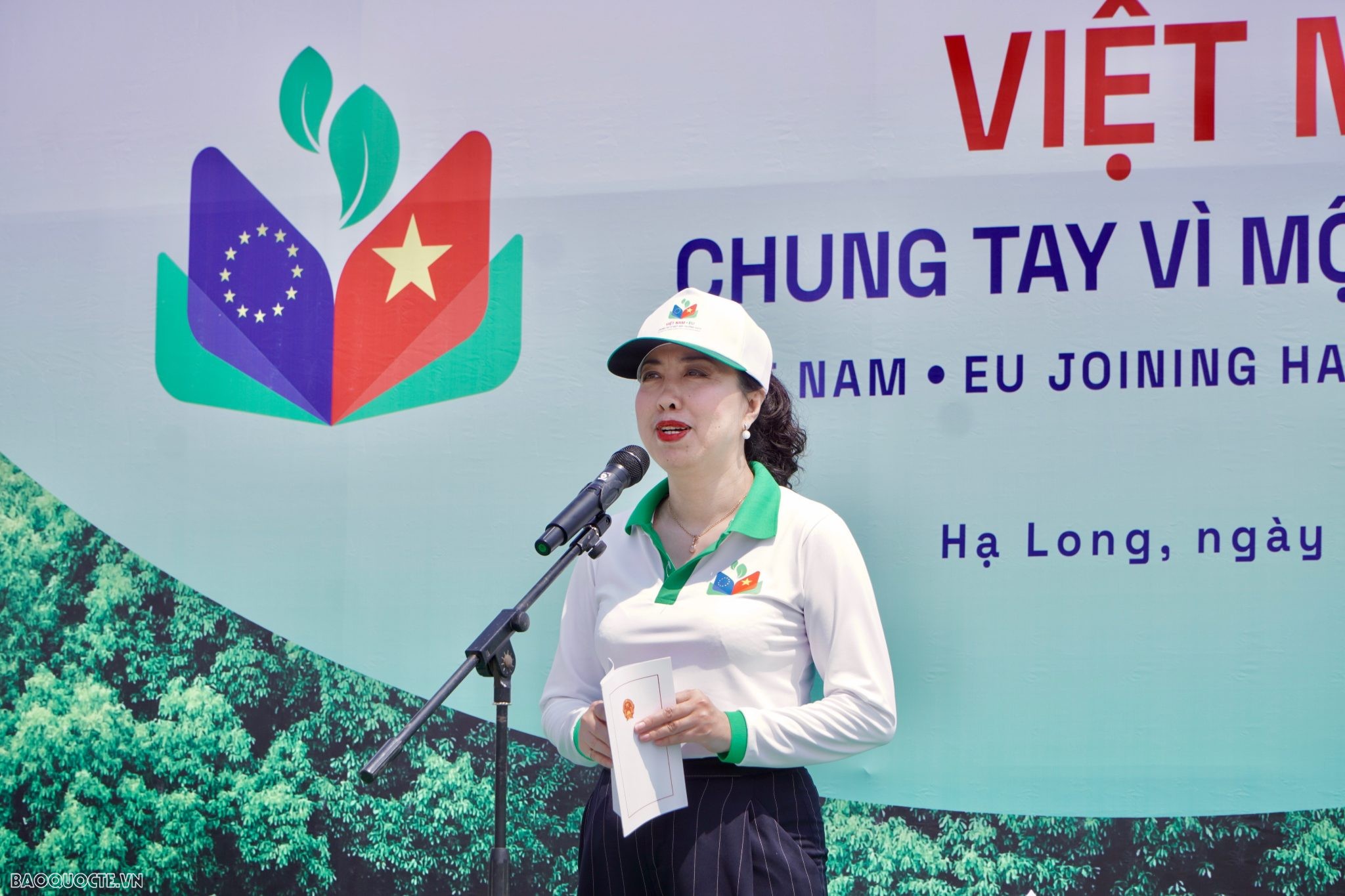 Nâng cao nhận thức và có trách nhiệm với môi trường biển Nâng cao nhận thức và có trách nhiệm với môi trường biển