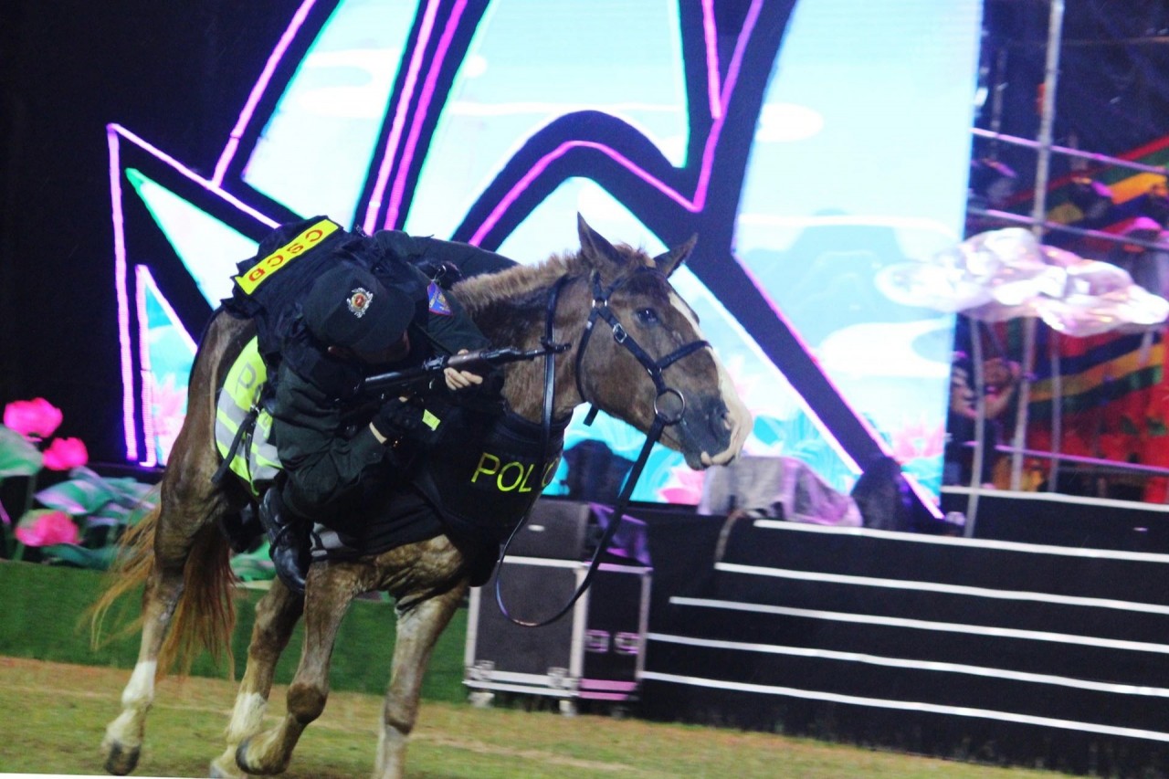 Khai mạc Lễ hội Làng Sen 2024: Mãn nhãn với màn biểu diễn của Đoàn Cảnh sát cơ động kỵ binh