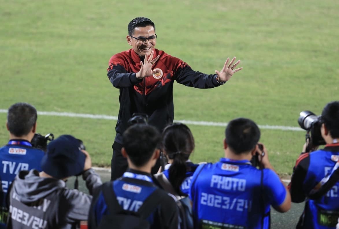 V-League 2023/24: HLV Kiatisuk trở về Thái Lan, chia tay CLB Công an Hà Nội V-League 2023/24: HLV Kiatisuk trở về Thái Lan, chia tay CLB Công an Hà Nội