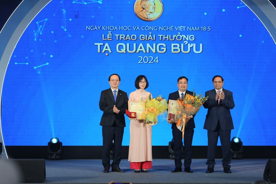 Hai nhà khoa học được trao tặng Giải thưởng Tạ Quang Bửu 2024 Hai nhà khoa học được trao tặng Giải thưởng Tạ Quang Bửu 2024