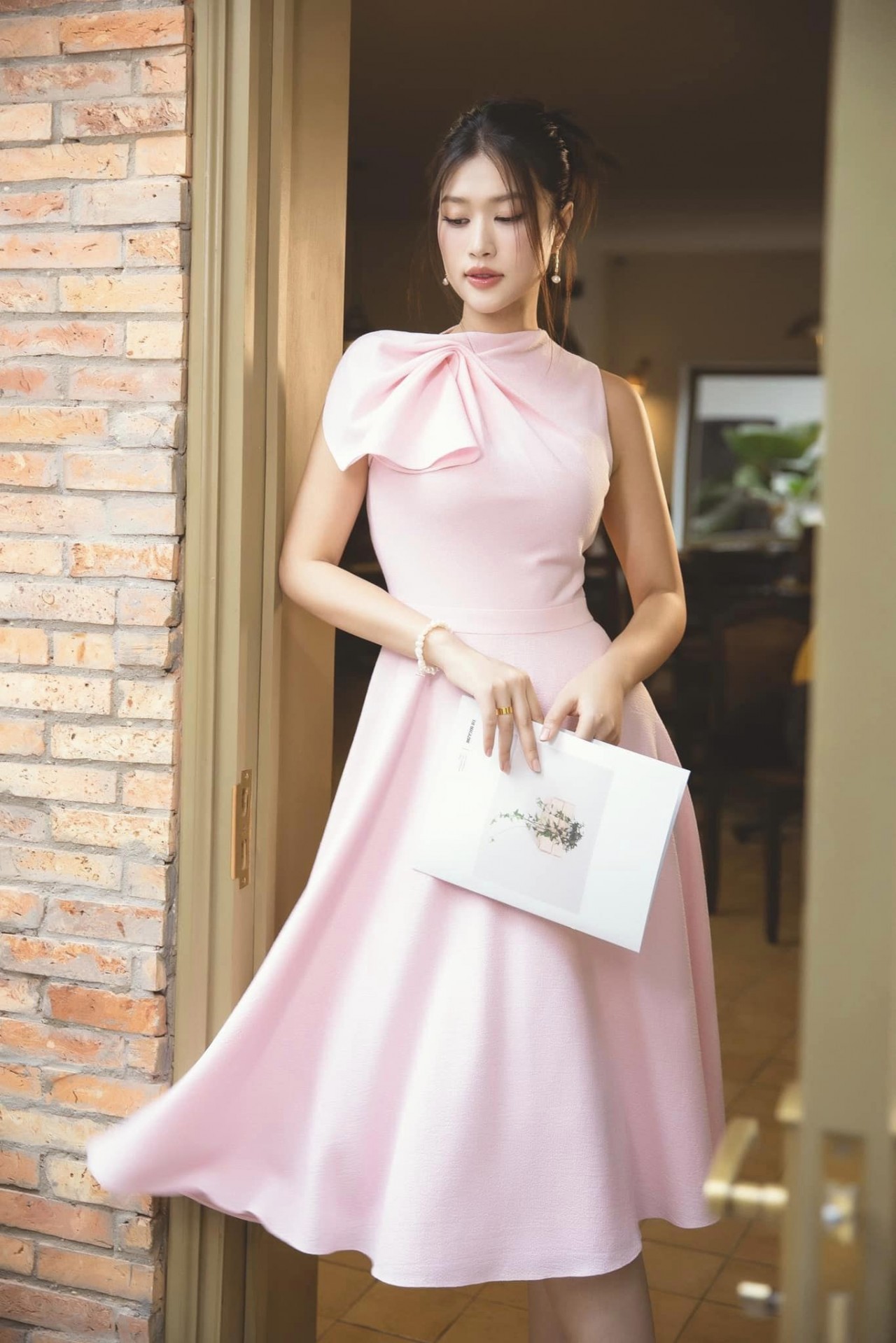 Hoa hậu Đoàn Thiên Ân: Hoa hậu Đoàn Thiên Ân: