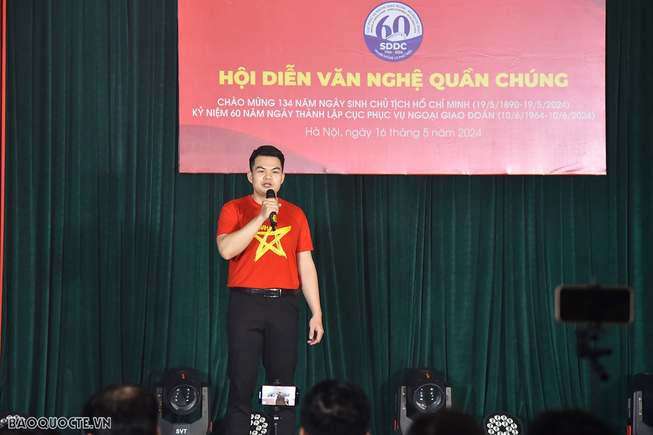 Tưng bừng Hội diễn văn nghệ quần chúng chào mừng kỷ niệm 60 năm Ngày thành lập Cục Phục vụ Ngoại giao đoàn