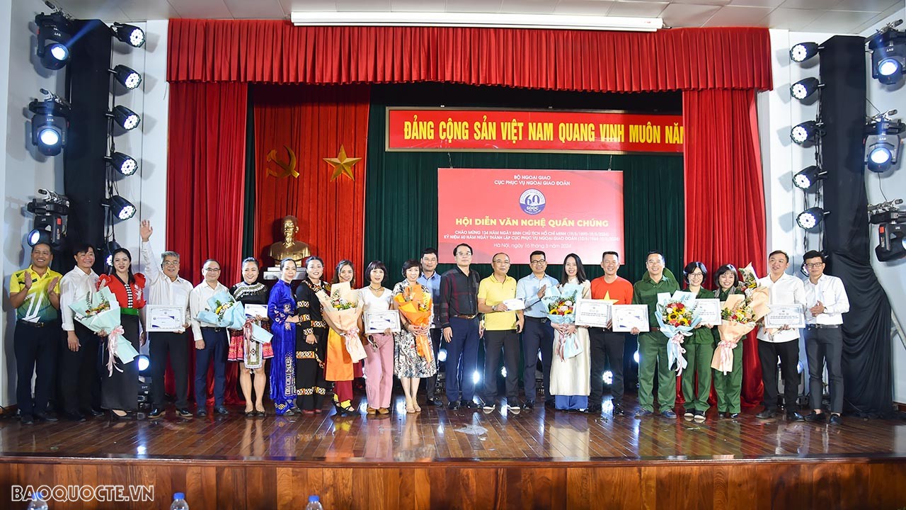 Tưng bừng Hội diễn văn nghệ quần chúng chào mừng kỷ niệm 60 năm Ngày thành lập Cục Phục vụ Ngoại giao đoàn