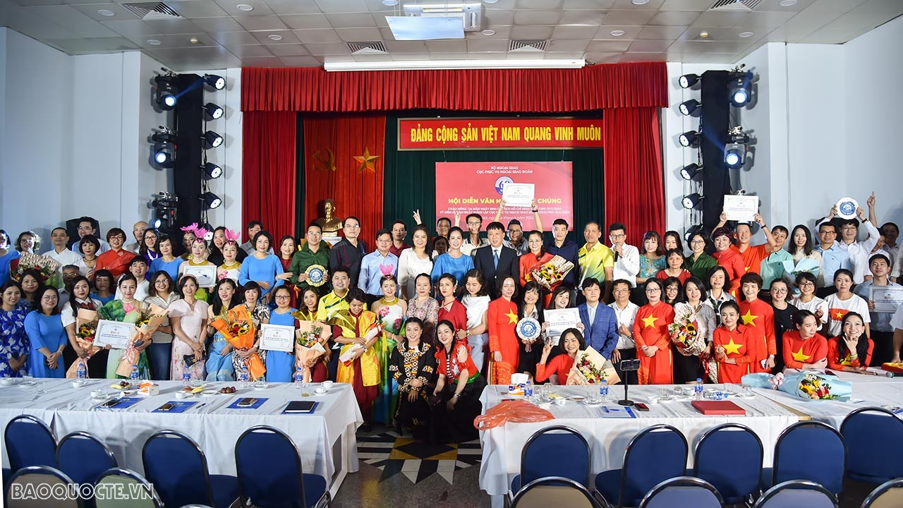 Tưng bừng Hội diễn văn nghệ quần chúng chào mừng kỷ niệm 60 năm Ngày thành lập Cục Phục vụ Ngoại giao đoàn