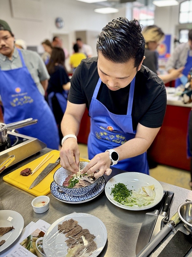 Đại sứ quán Việt Nam tại Czech quảng bá món Phở trong Lễ hội ẩm thực ASEAN 2024 Đại sứ quán Việt Nam tại Czech quảng bá món Phở trong Lễ hội ẩm thực ASEAN 2024