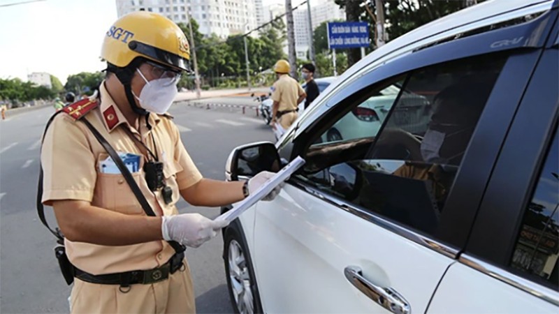 Xe ô tô 7 chỗ chở quá số người quy định sẽ bị phạt thế nào?