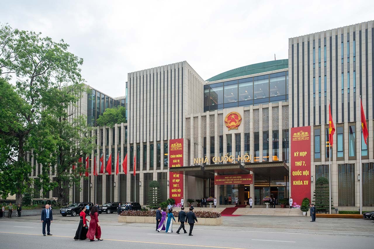 Lãnh đạo Đảng, Nhà nước và các đại biểu Quốc hội vào Lăng viếng Chủ tịch Hồ Chí Minh Việt Nam bước vào nhóm các nước trung bình cao, trọng tâm là hoàn thiện thể chế, chính sách, làm mới các động lực tăng trưởng