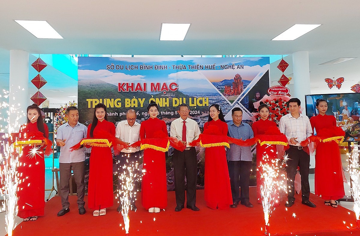 Trưng bày ảnh quảng bá du lịch Bình Định - Thừa Thiên Huế - Nghệ An tại TP. Huế