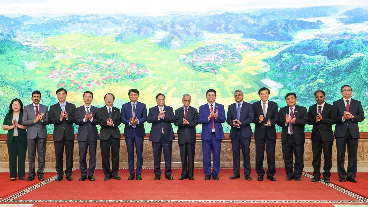 Thủ tướng Phạm Minh Chính tiếp người sáng lập tập đoàn công nghệ thông tin hàng đầu Ấn Độ