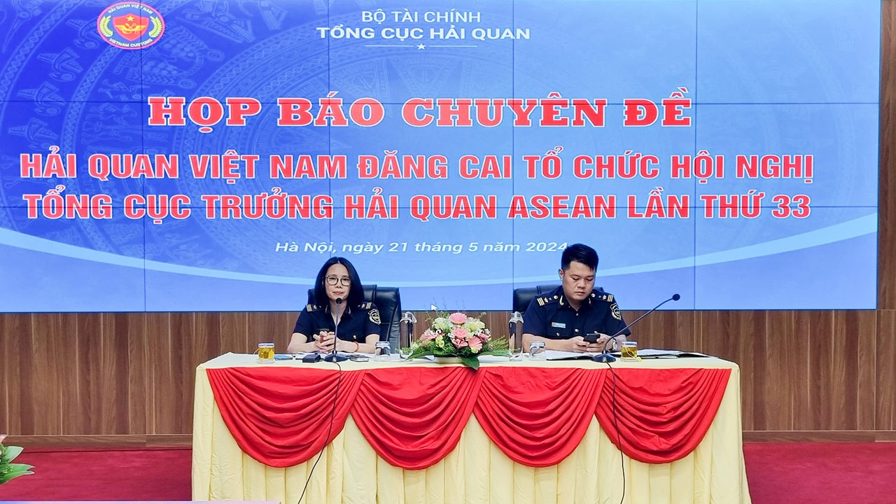 Họp báo Hội nghị Tổng cục trưởng Tổng cục Hải quan lần thứ 33. (Ảnh: T.L)
