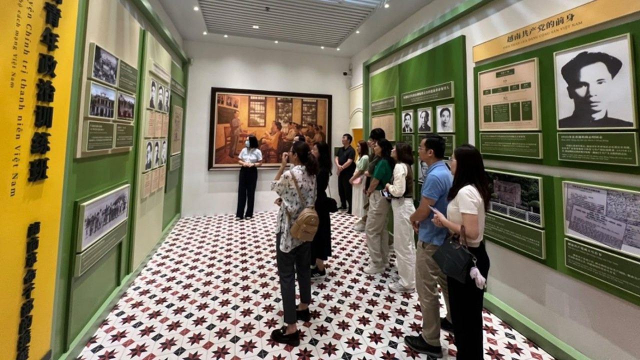 tong lanh su quan viet nam tai quang chau to chuc chuong trinh giao duc truyen thong nhan ky niem 134 nam ngay sinh chu tich ho chi minh