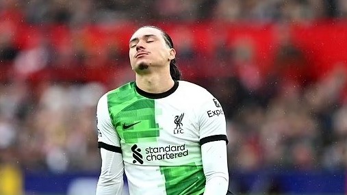 Vì sao tiền đạo Darwin Nunez xóa hết ảnh về Liverpool trên Instagram?