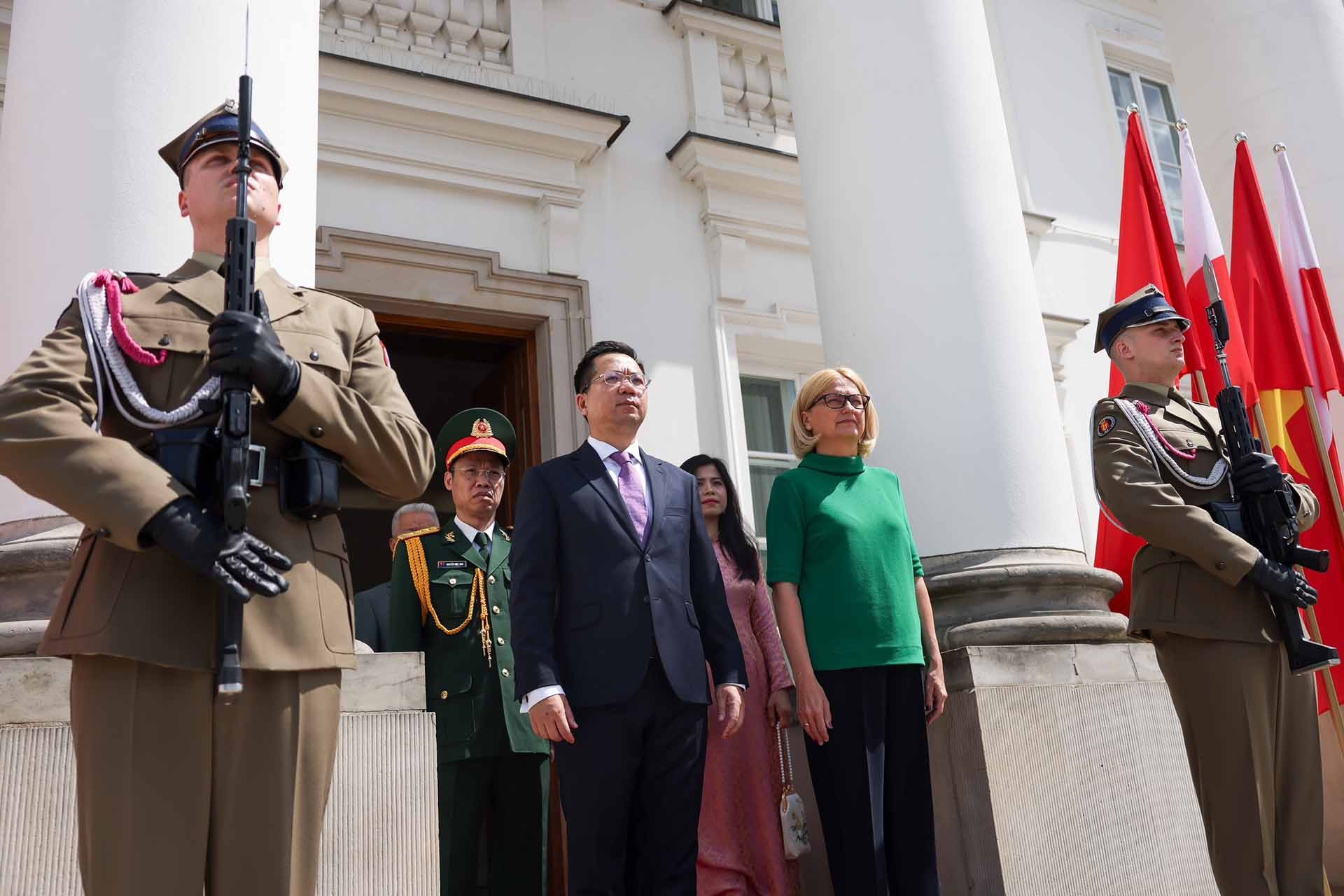 Đại sứ Hà Hoàng Hải trình Thư ủy nhiệm lên Tổng thống Ba Lan Andrzej Duda