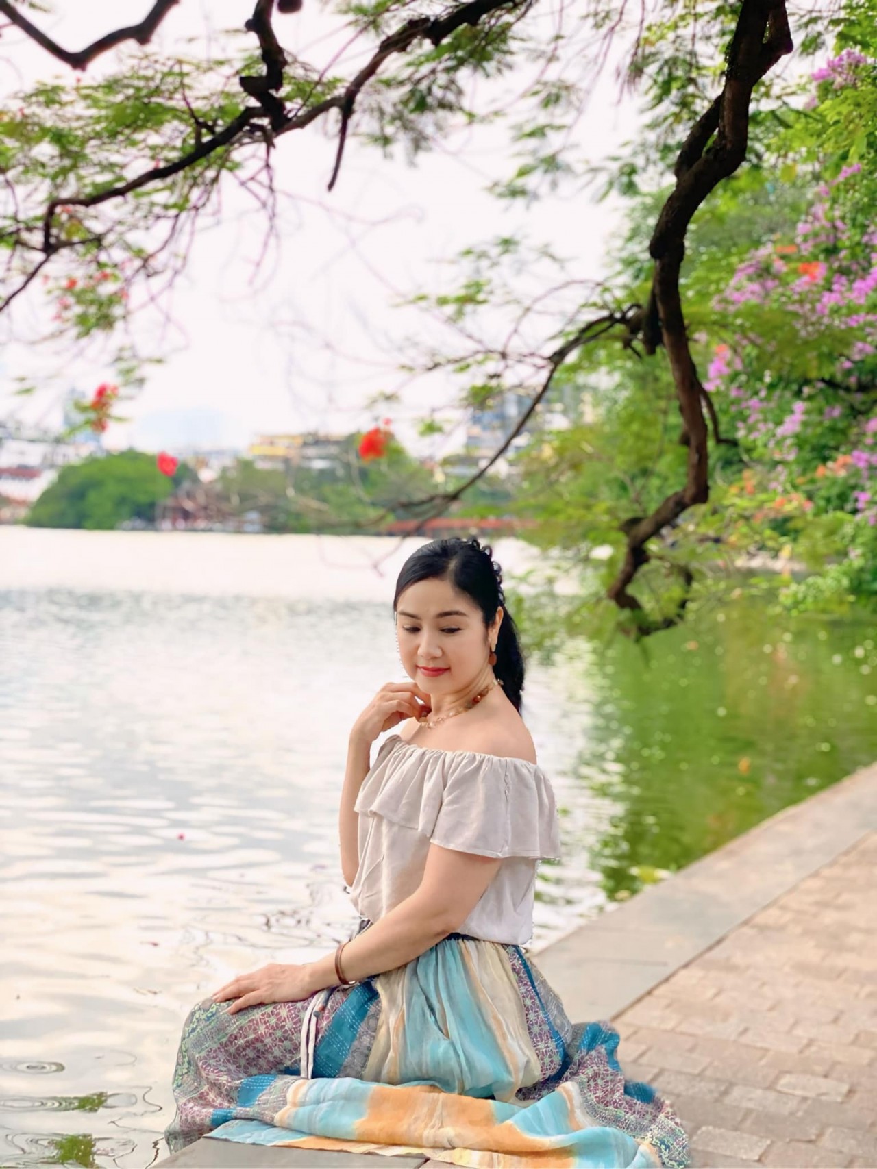 Nhan sắc trẻ trung của NSND Thu Hà phim Trạm cứu hộ trái tim Nhan sắc trẻ trung của NSND Thu Hà phim Trạm cứu hộ trái tim