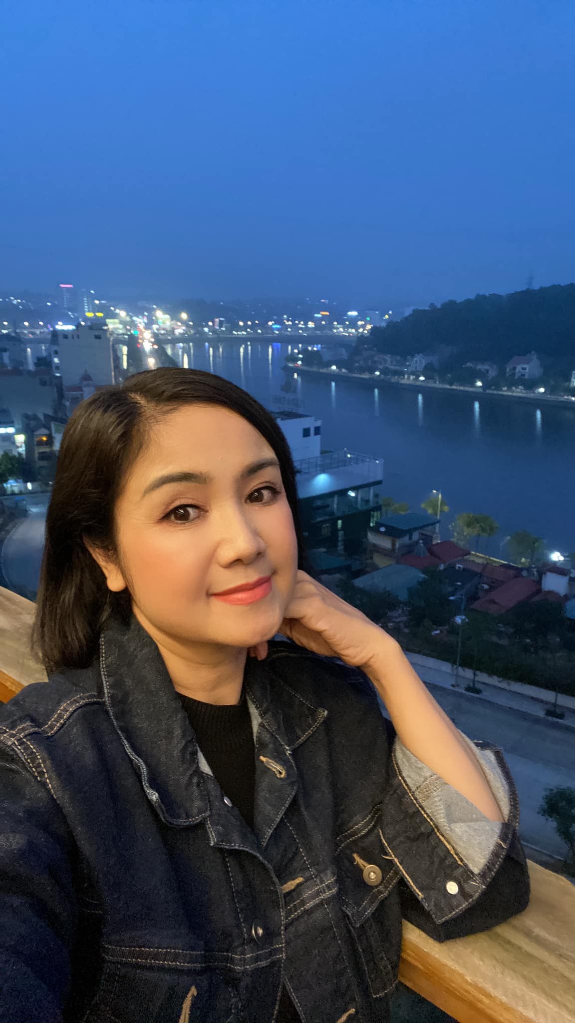 Nhan sắc trẻ trung của NSND Thu Hà phim Trạm cứu hộ trái tim Nhan sắc trẻ trung của NSND Thu Hà phim Trạm cứu hộ trái tim