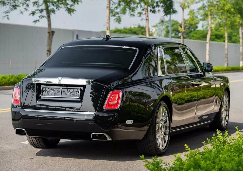 Xe siêu sang Rolls-Royce Phantom VIII chào giá 63,5 tỷ đồng tại Việt Nam