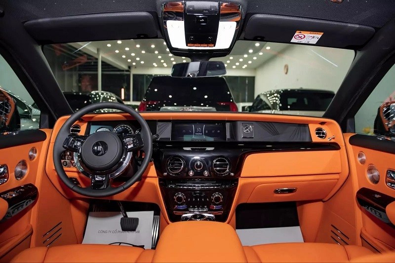 Xe siêu sang Rolls-Royce Phantom VIII chào giá 63,5 tỷ đồng tại Việt Nam