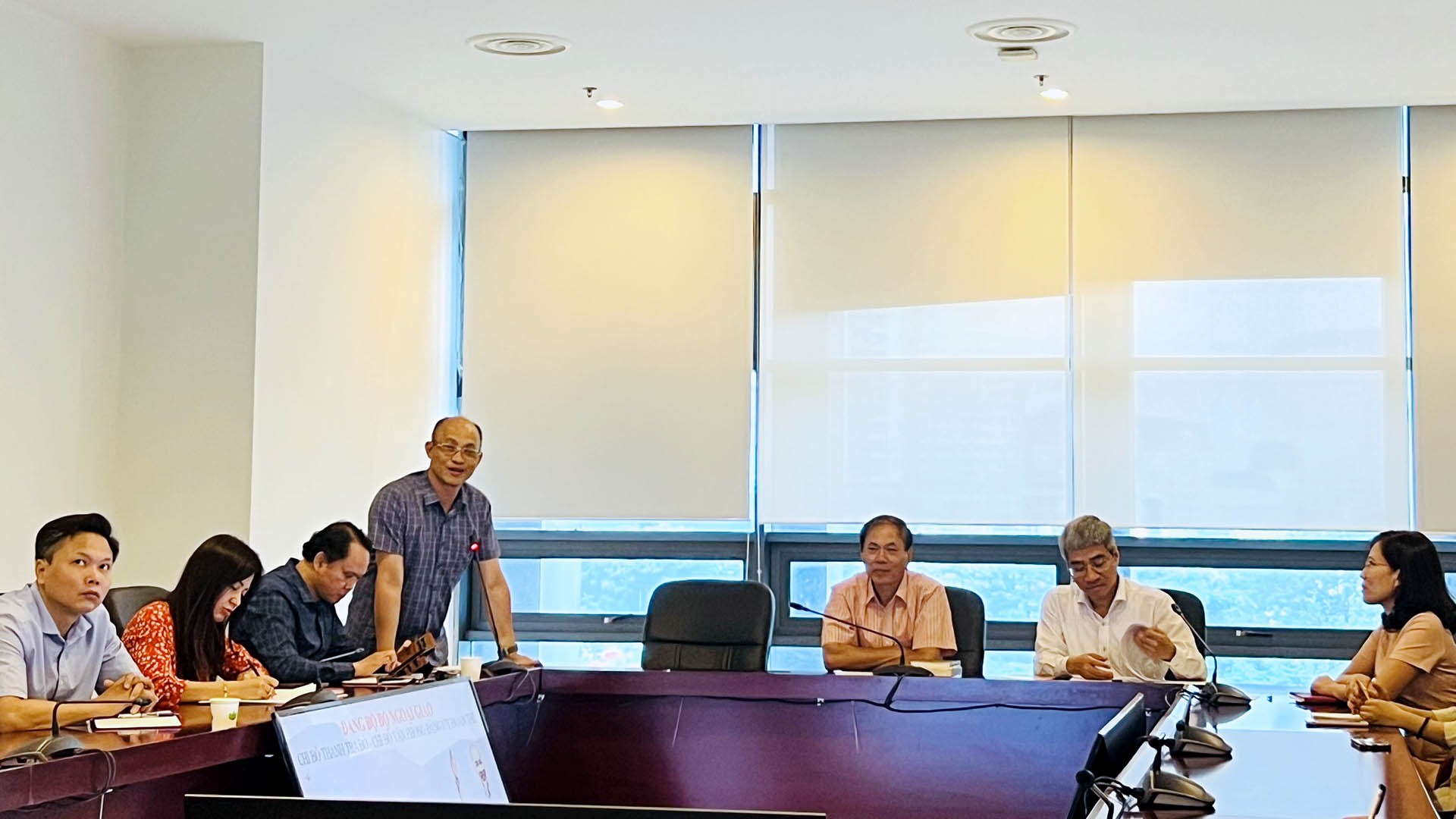 Sinh hoạt chuyên đề liên chi bộ về học tập phong cách ngoại giao Hồ Chí Minh Sinh hoạt chuyên đề liên chi bộ về học tập phong cách ngoại giao Hồ Chí Minh