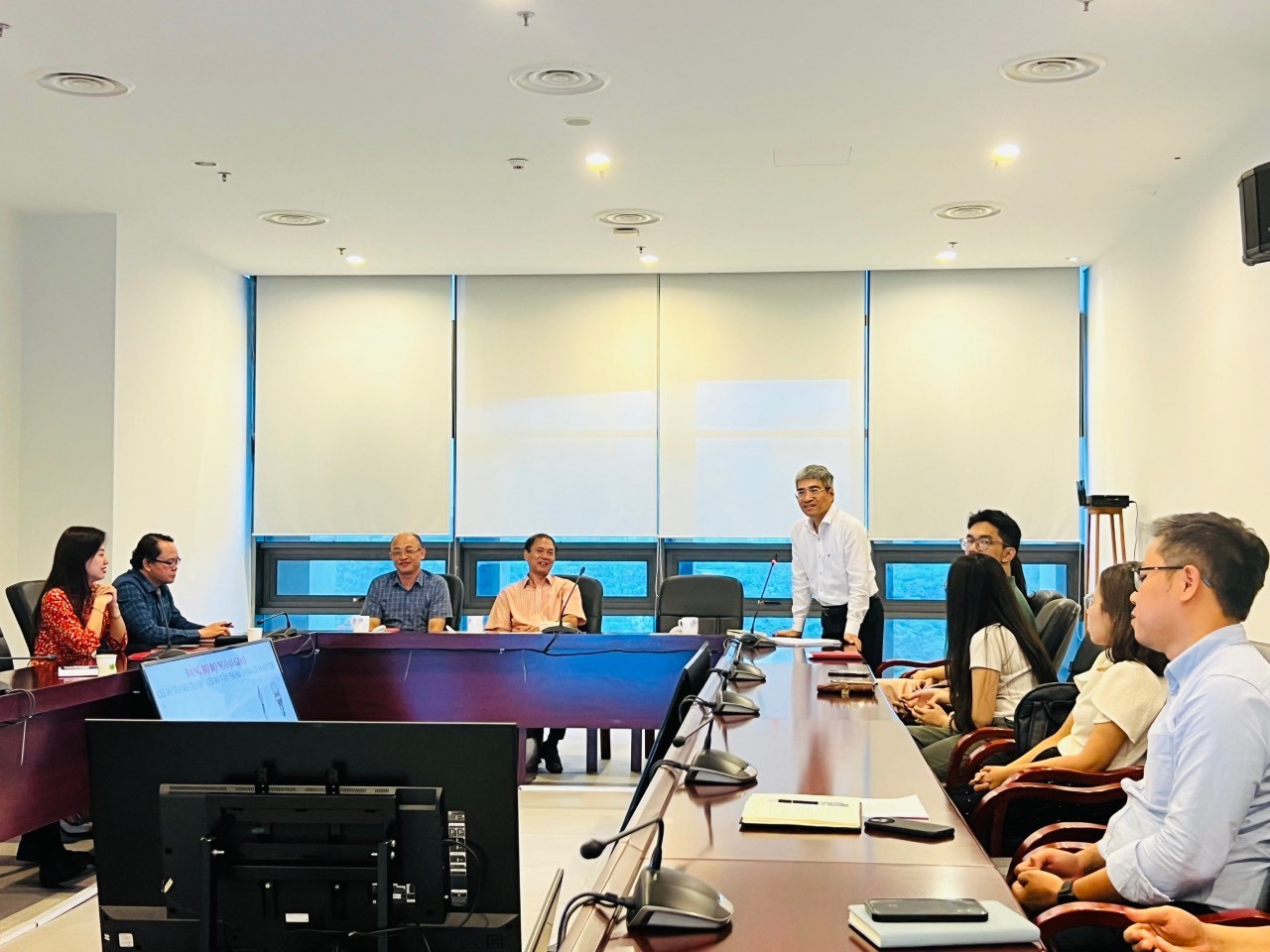 Sinh hoạt chuyên đề liên chi bộ về học tập phong cách ngoại giao Hồ Chí Minh Sinh hoạt chuyên đề liên chi bộ về học tập phong cách ngoại giao Hồ Chí Minh